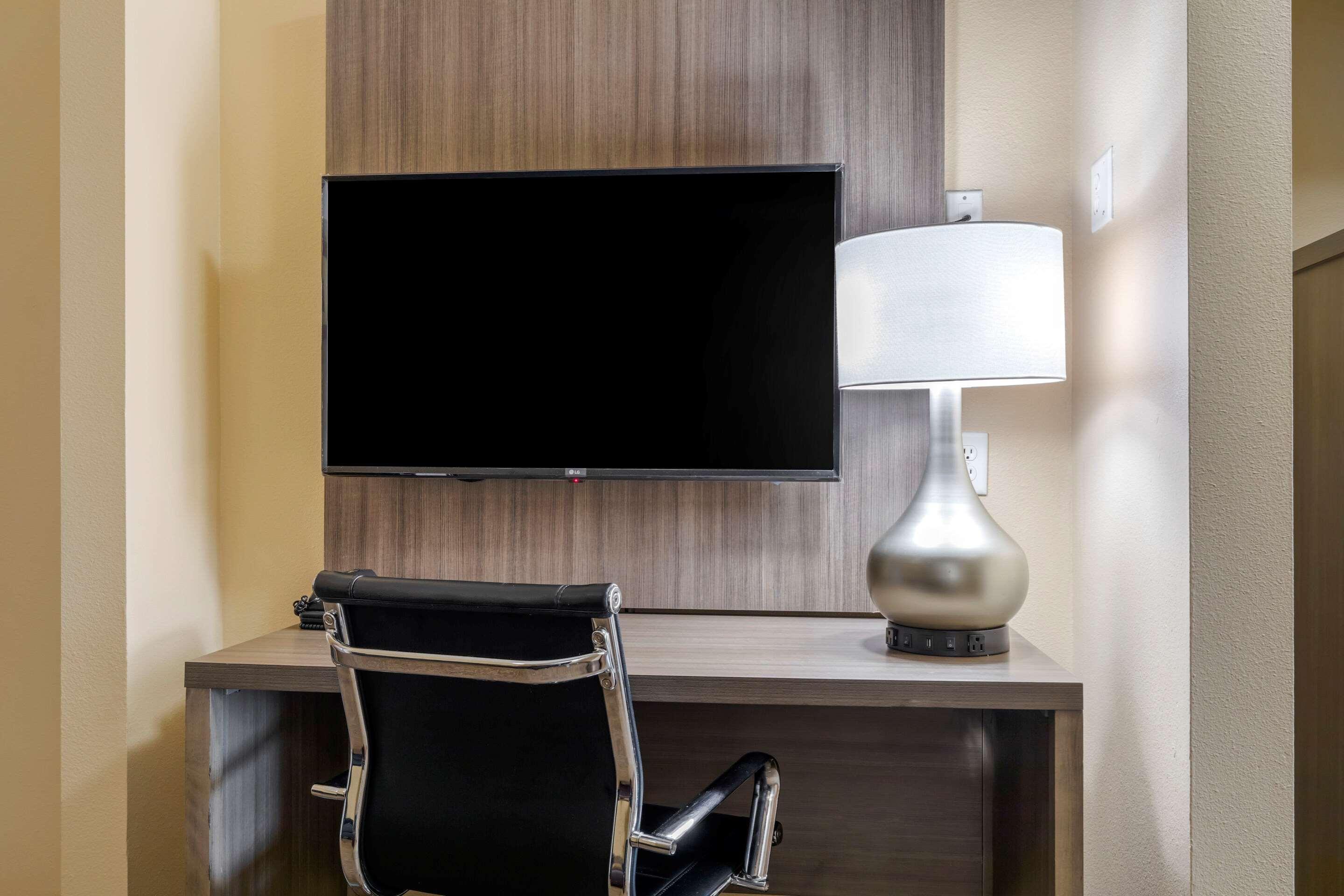 Comfort Suites Dfw Airport Irving Bagian luar foto