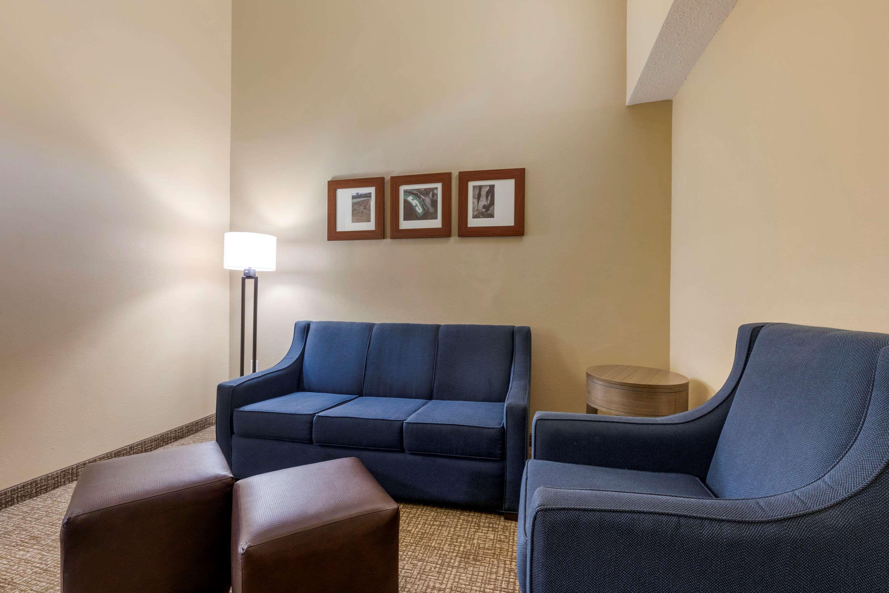 Comfort Suites Dfw Airport Irving Bagian luar foto