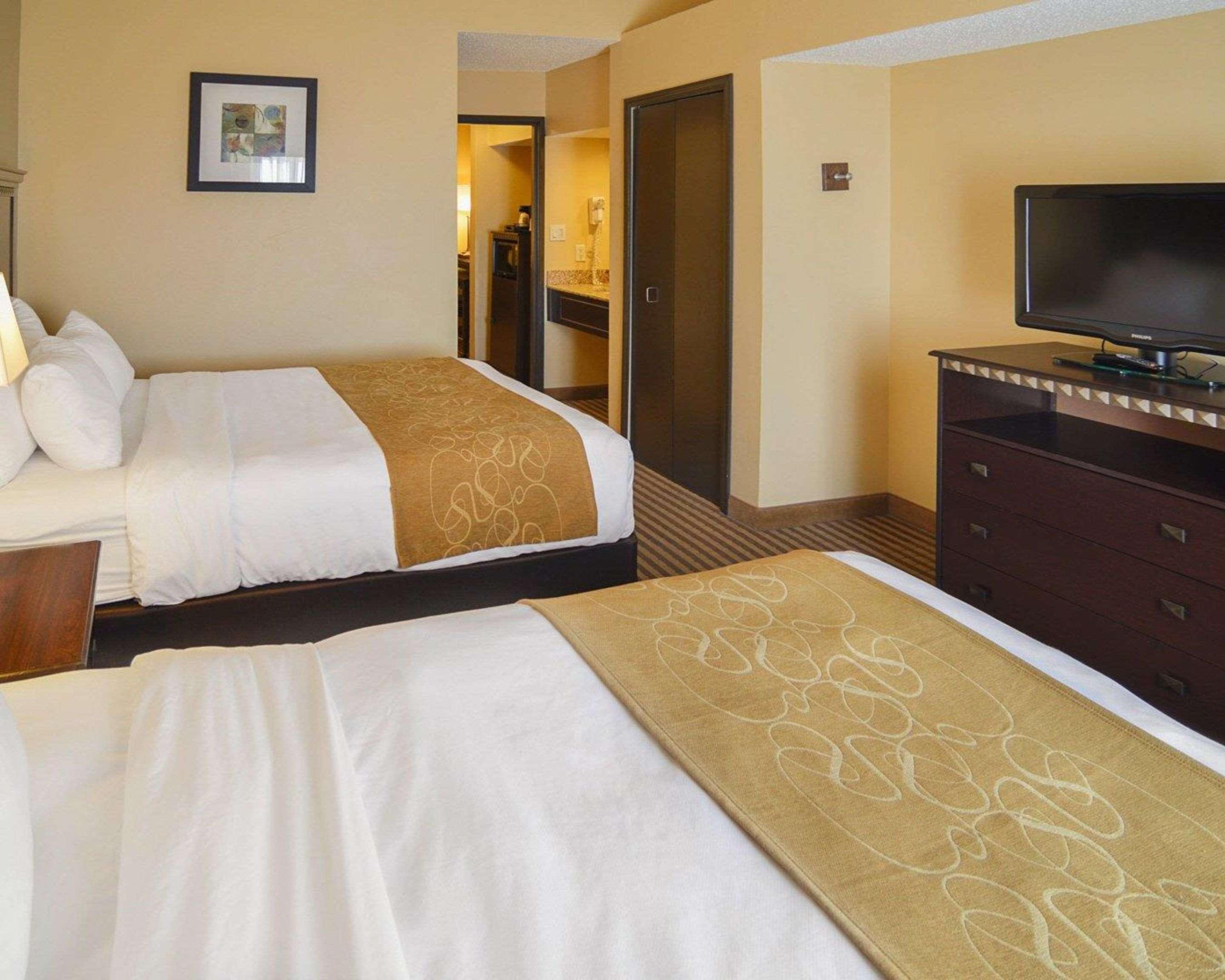 Comfort Suites Dfw Airport Irving Bagian luar foto