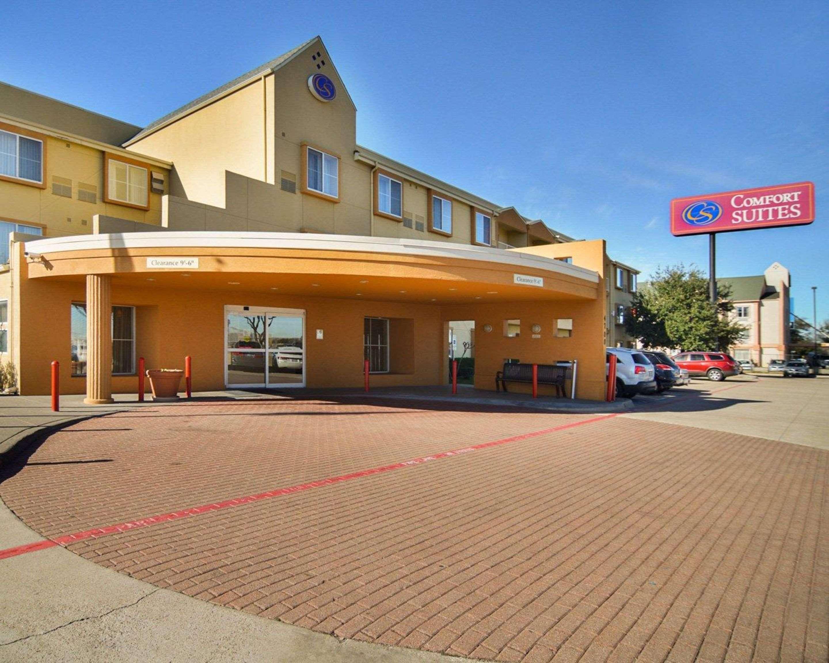 Comfort Suites Dfw Airport Irving Bagian luar foto