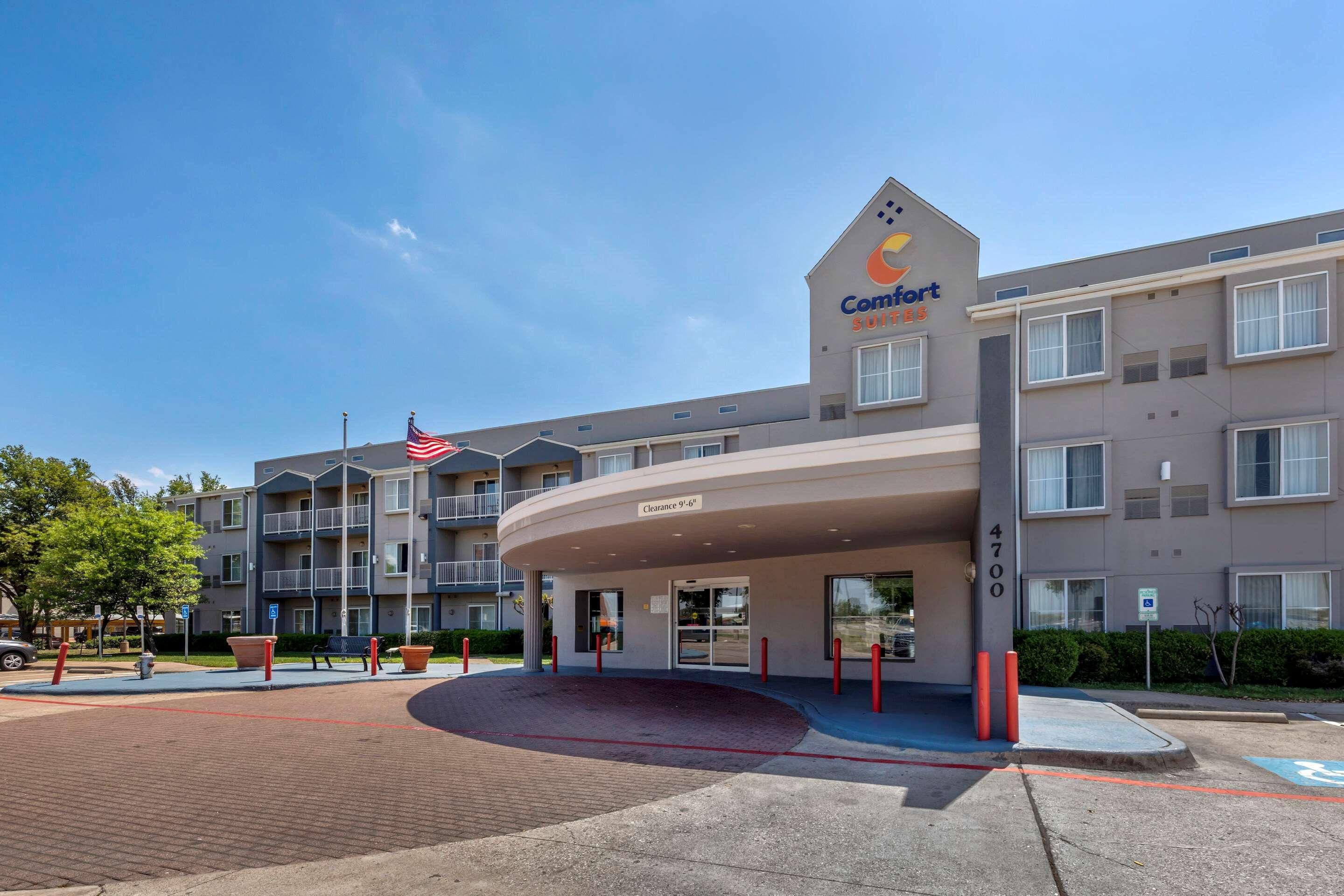 Comfort Suites Dfw Airport Irving Bagian luar foto