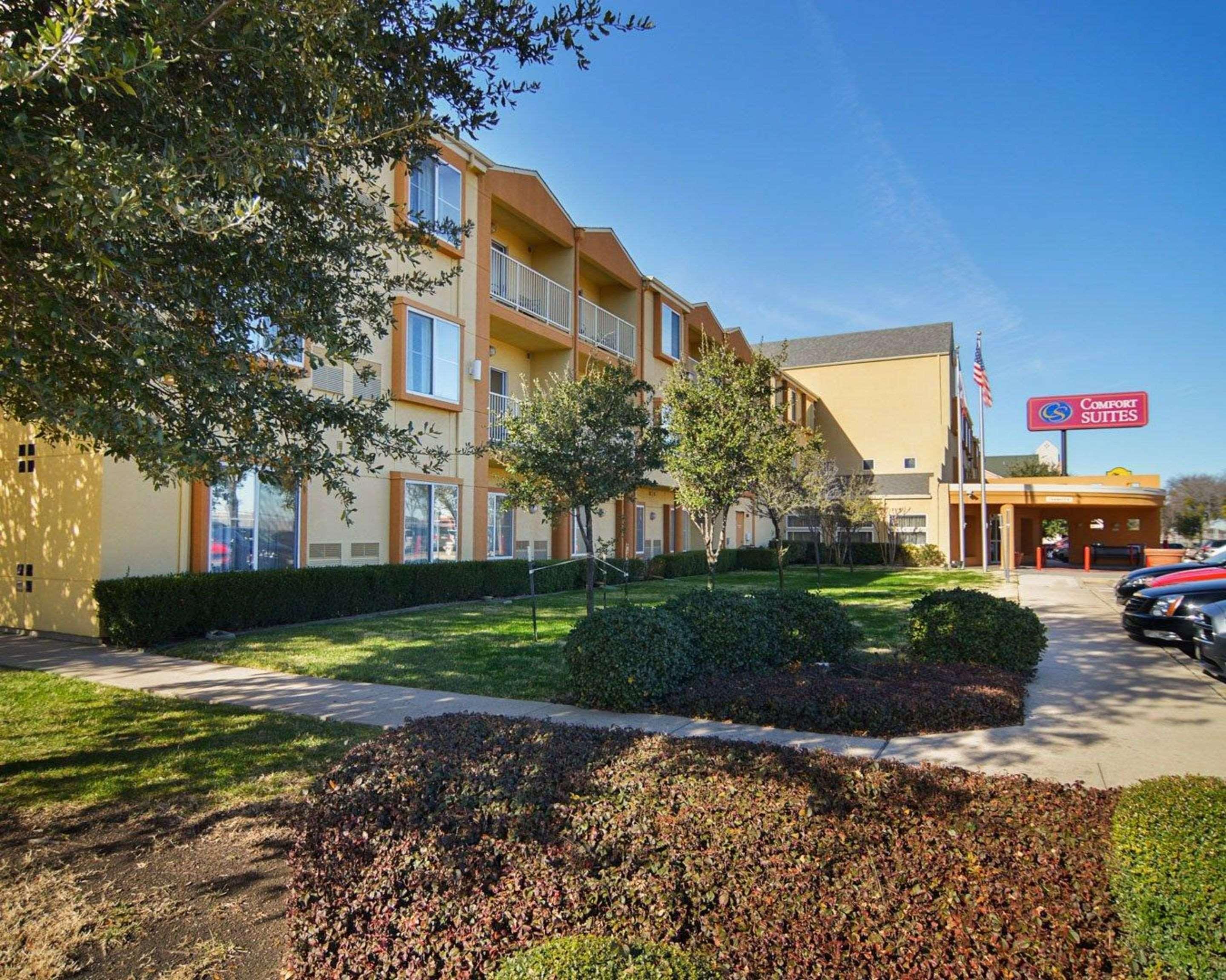 Comfort Suites Dfw Airport Irving Bagian luar foto