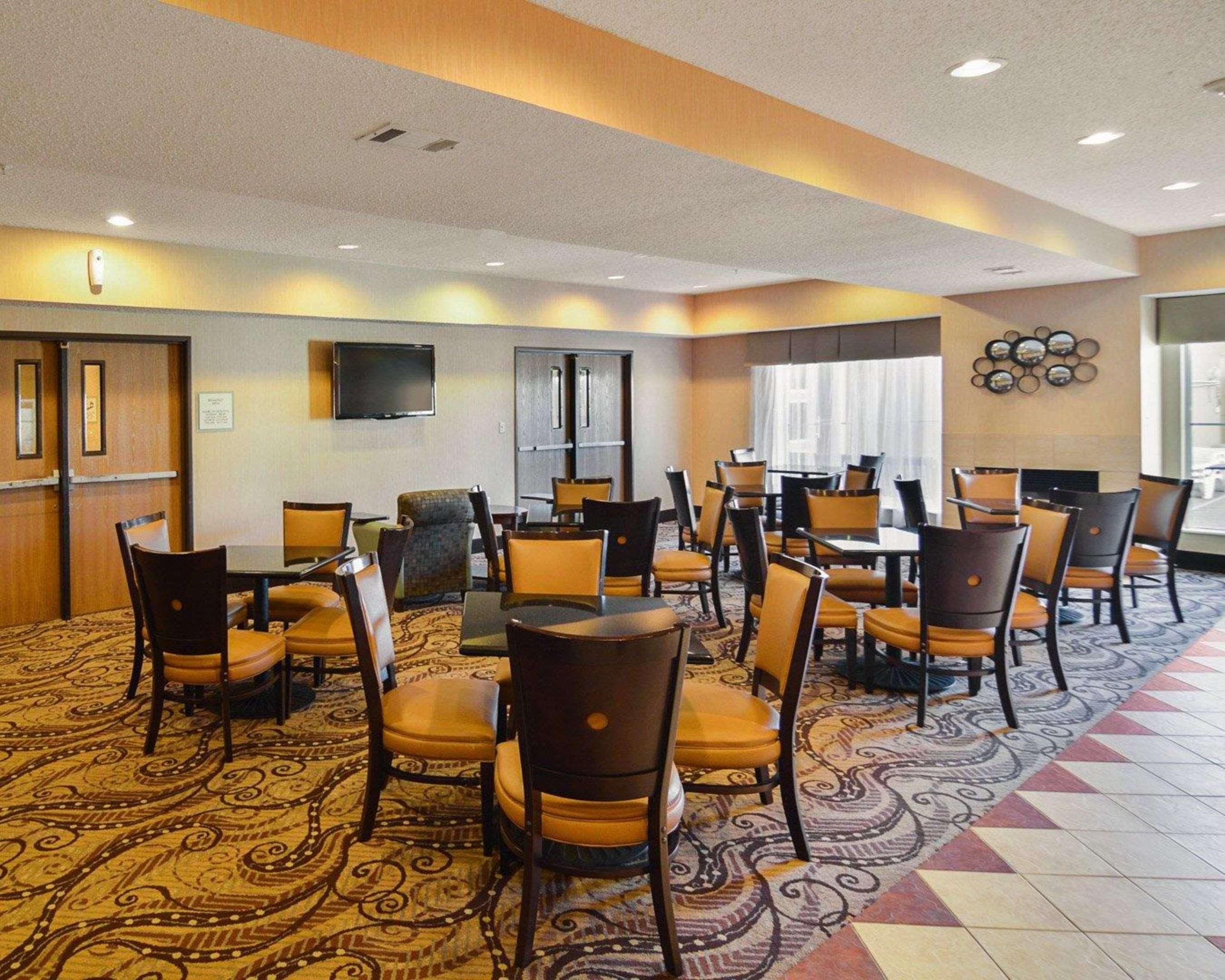 Comfort Suites Dfw Airport Irving Bagian luar foto