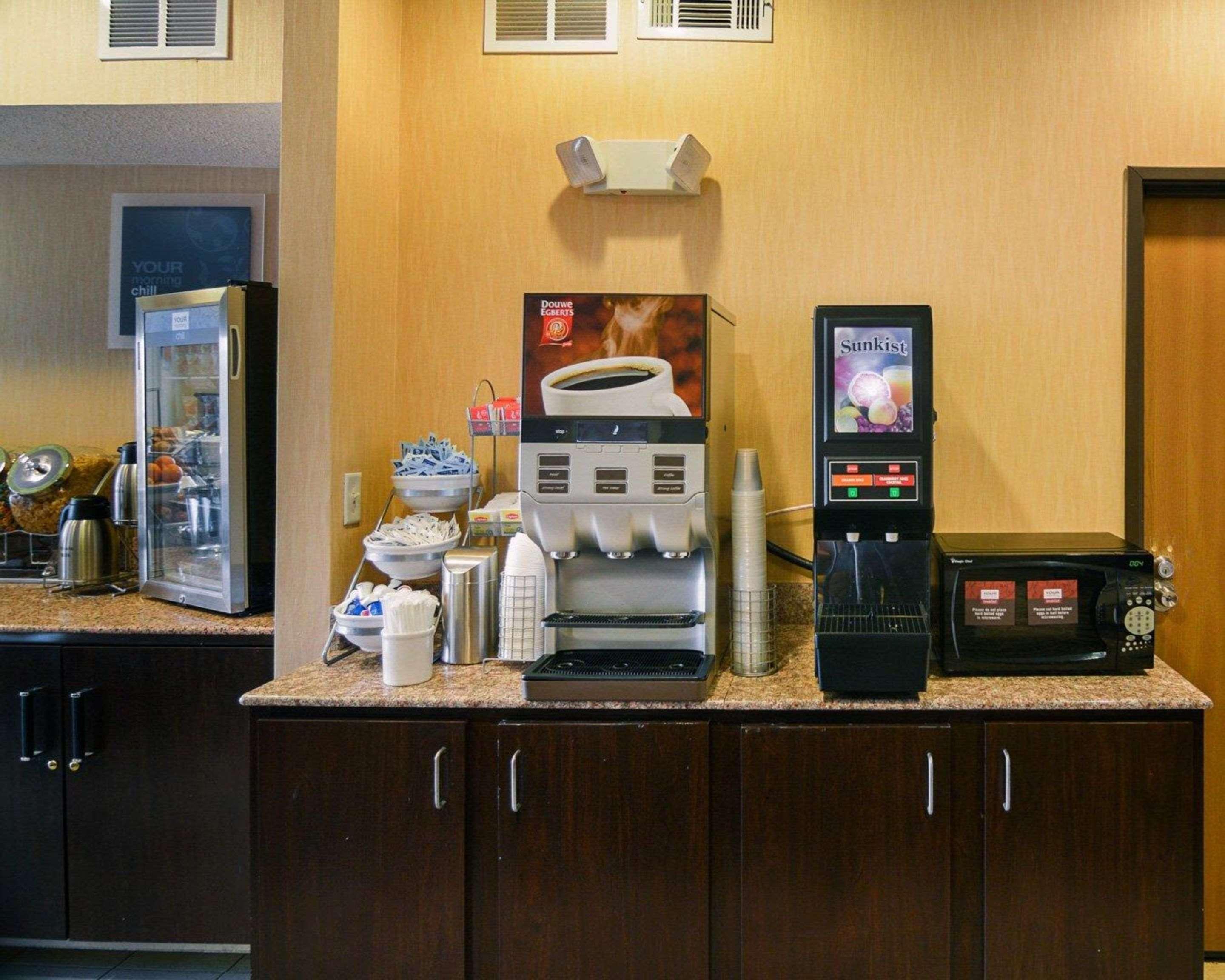 Comfort Suites Dfw Airport Irving Bagian luar foto