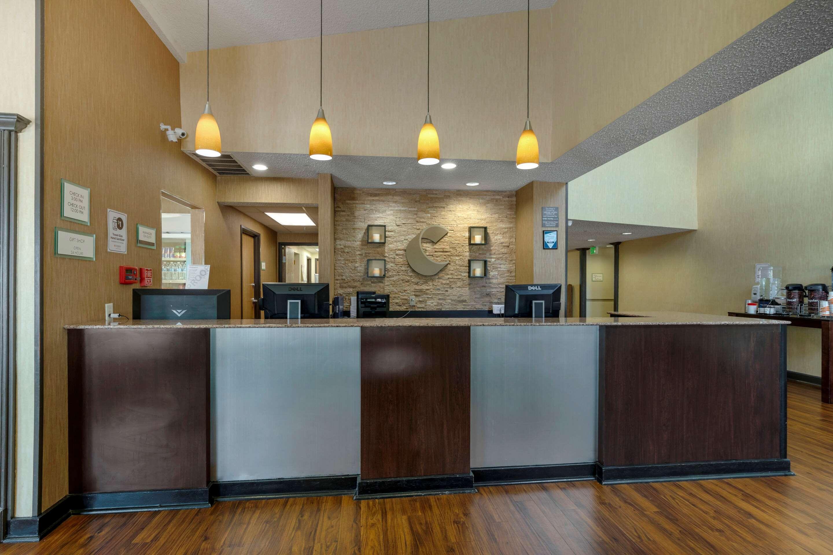 Comfort Suites Dfw Airport Irving Bagian luar foto