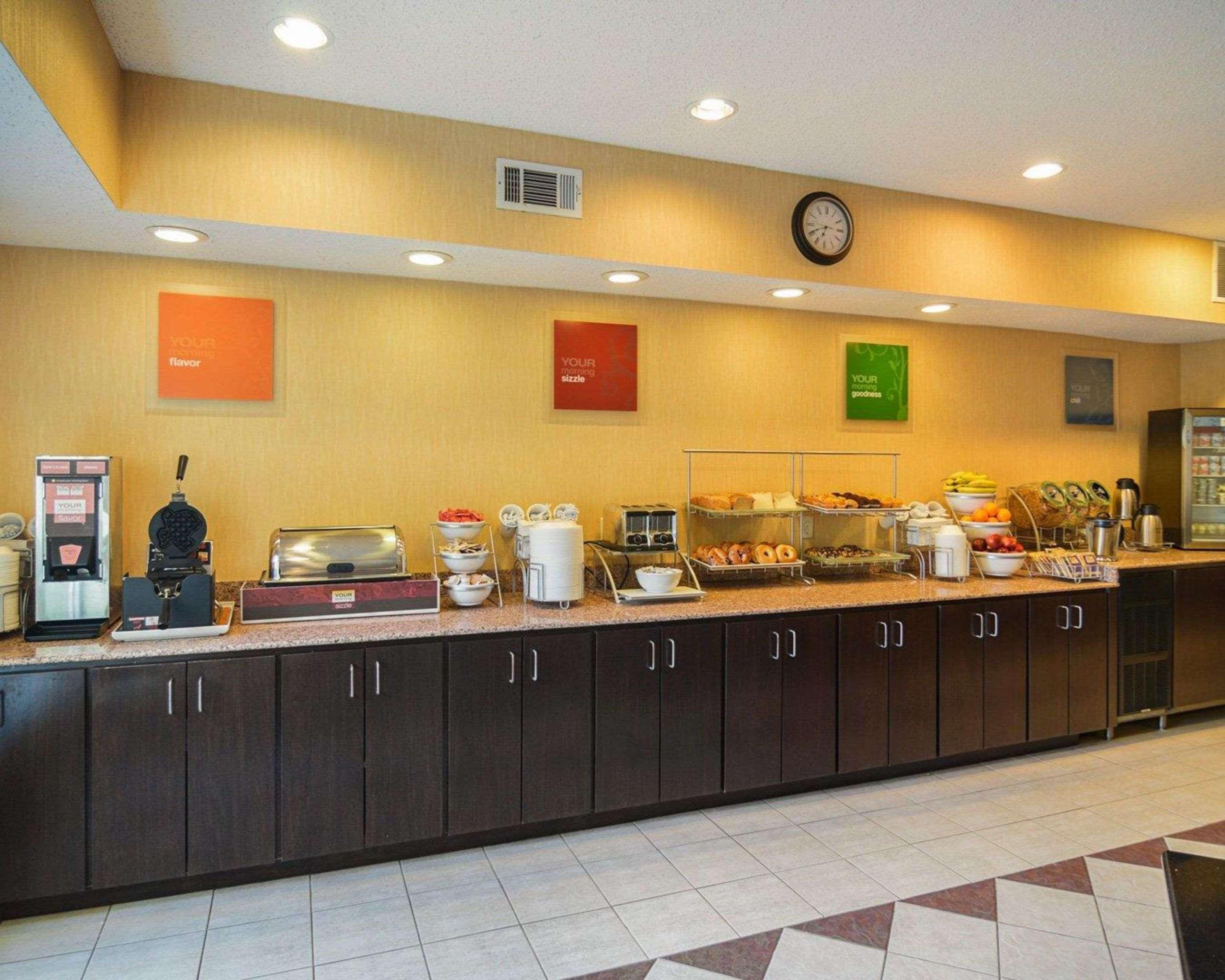 Comfort Suites Dfw Airport Irving Bagian luar foto
