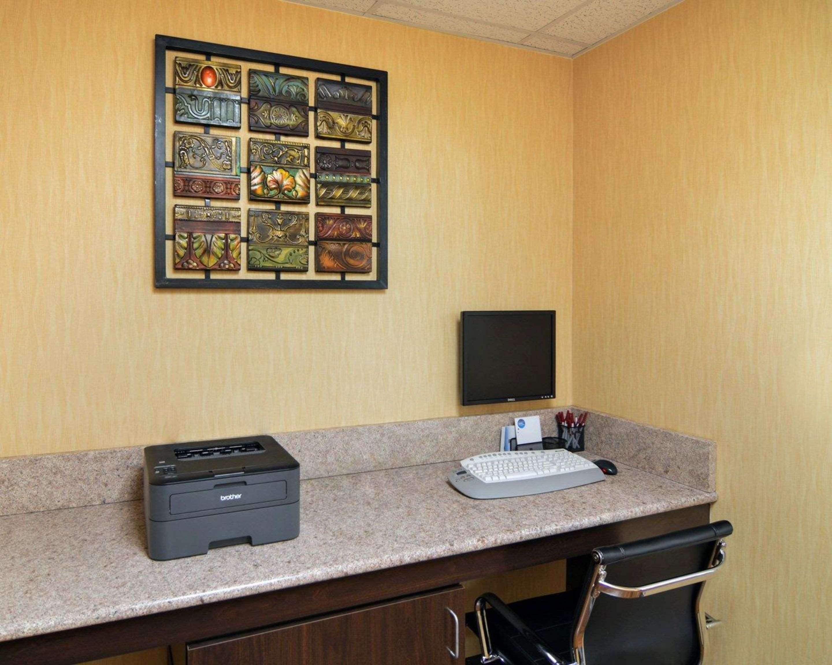 Comfort Suites Dfw Airport Irving Bagian luar foto
